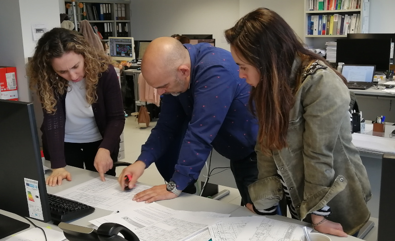 Trabajo en equipo en Naven Ingenieros